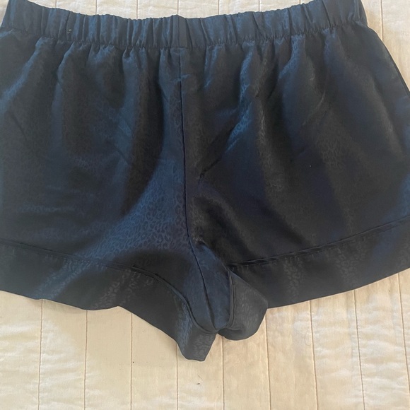 Victoria's Secret Black Animal Print Sleep Shorts - Picture 6 of 10